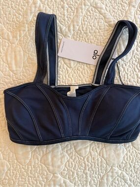 ALO Yoga Navy Sports Bra with Ivory Contrast Stitching